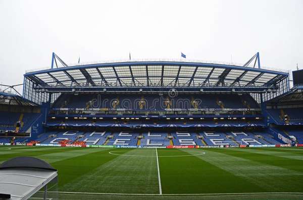 蓝军欧战关键战主裁敲定 比利时名哨兰布雷希茨领衔执法团队